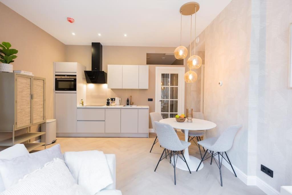 Haya Beachhouse - Queen Apartment