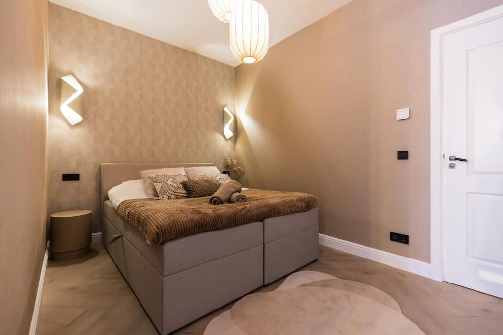 Haya Beachhouse - Queen Apartment *