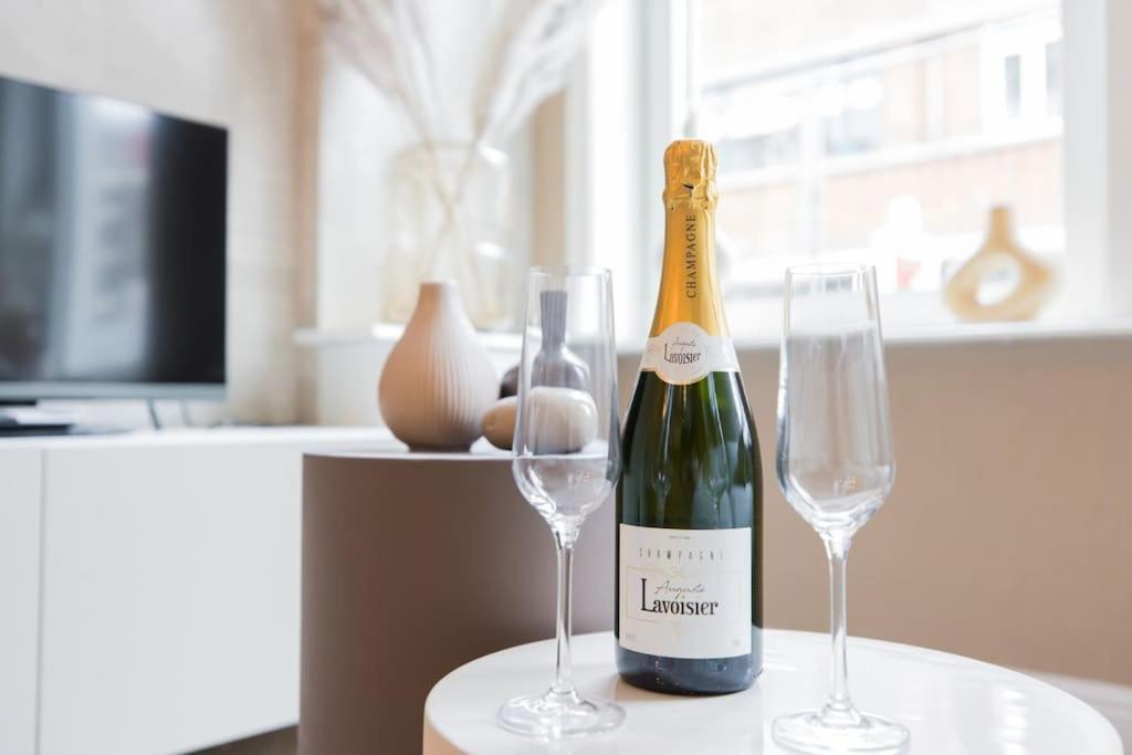 Haya Beachhouse - Queen Den Haag