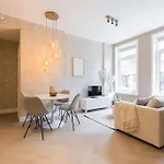 Haya Beachhouse - Queen * Den Haag